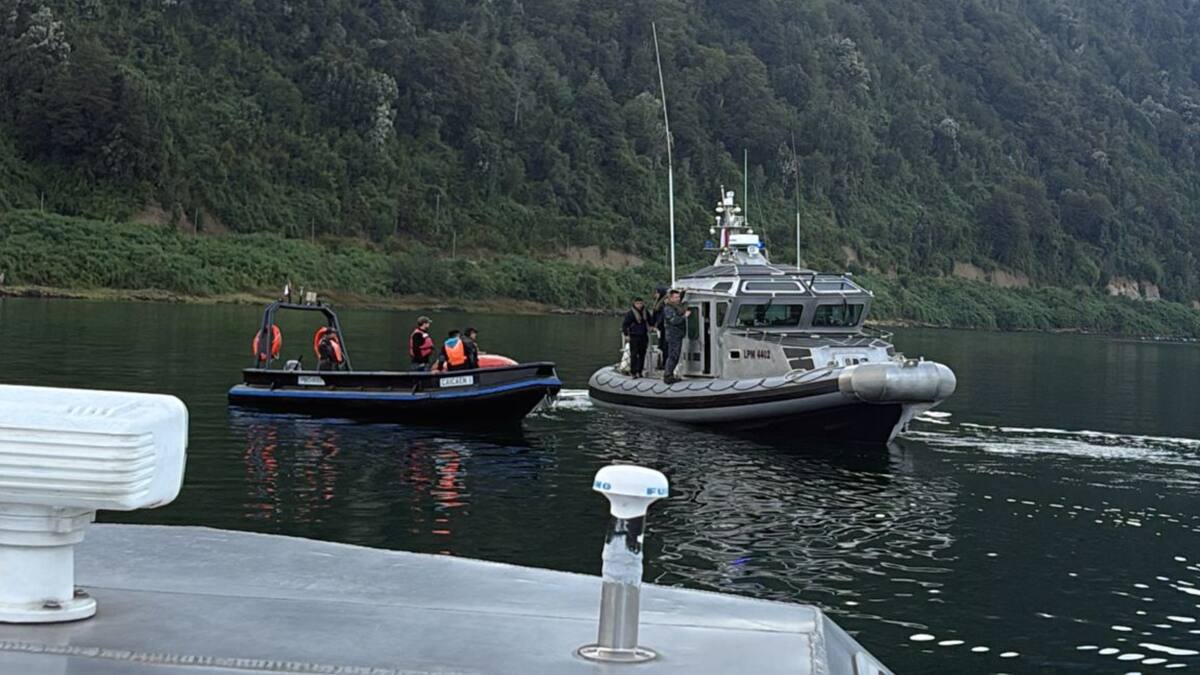 En medio de búsqueda: habrían hallado el cuerpo de uno de los 6 desaparecidos tras hundimiento en Estuario de Reloncaví