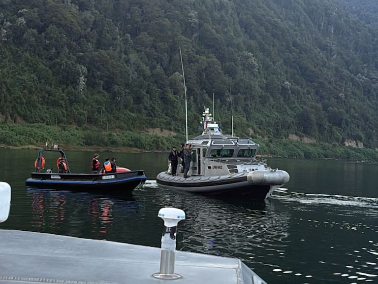 En medio de búsqueda: habrían hallado el cuerpo de uno de los 6 desaparecidos tras hundimiento en Estuario de Reloncaví