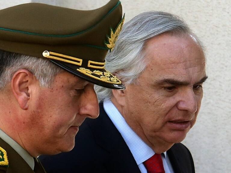 Exministro Chadwick habría perdonado millonaria deuda a la esposa del exgeneral de Carabineros Mario Rozas