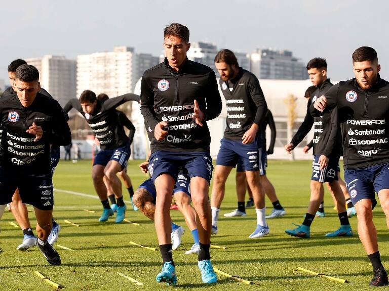 Un caso de covid-19 afecta al plantel de La Roja a horas del viaje a Asia