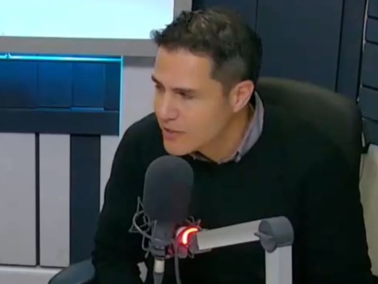 Juan Pablo Pareja, gerente general de Cruzados: "Estamos investigando si en San Carlos de Apoquindo tendremos cancha de pasto sintético"