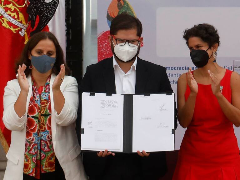 Presidente Gabriel Boric firma proyecto para adherir a Chile al Acuerdo de Escazú: «Somos un Gobierno que cumple con sus compromisos»