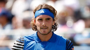 ¿Efecto Badosa? Tsitsipas explota con ataque de ira tras perder el primer juego ante el alemán Struff en Roma
