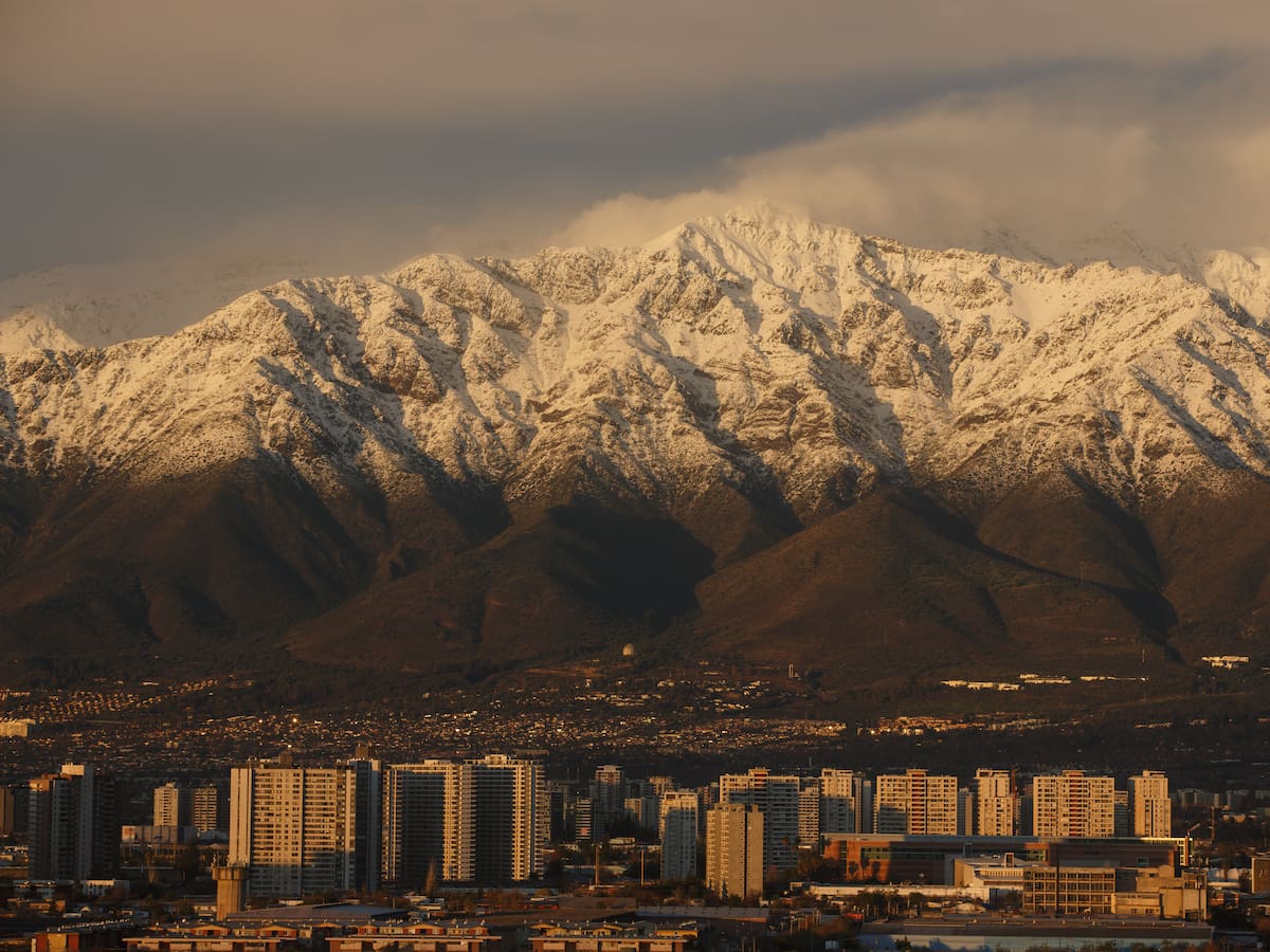 “La cordillera de los Andes está subiendo”: geofísico de la U. de Chile explica particular fenómeno detectado bajo la superficie