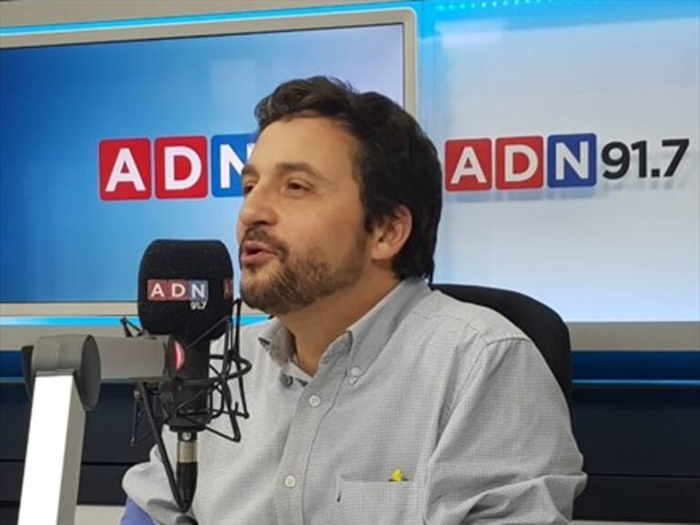 Alfredo Sepúlveda lanza «Papá, ¿por qué eres de la Católica?» y prepara otro libro sobre Colo Colo