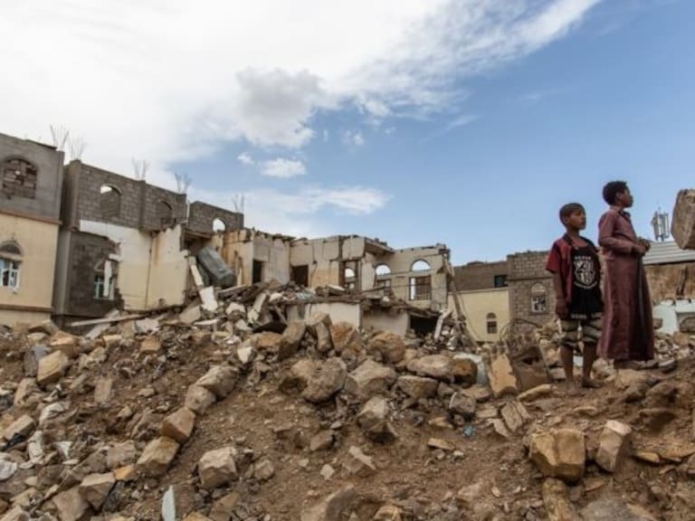 Al menos 70 personas fallecieron y más de 200 heridos dejó ataque aéreo en Yemen a cárcel de dominio Hutíes