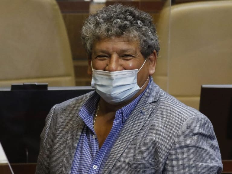 René Alinco es elegido presidente de Comisión de Inteligencia de la Cámara con votos de derecha y genera enojo del Frente Amplio