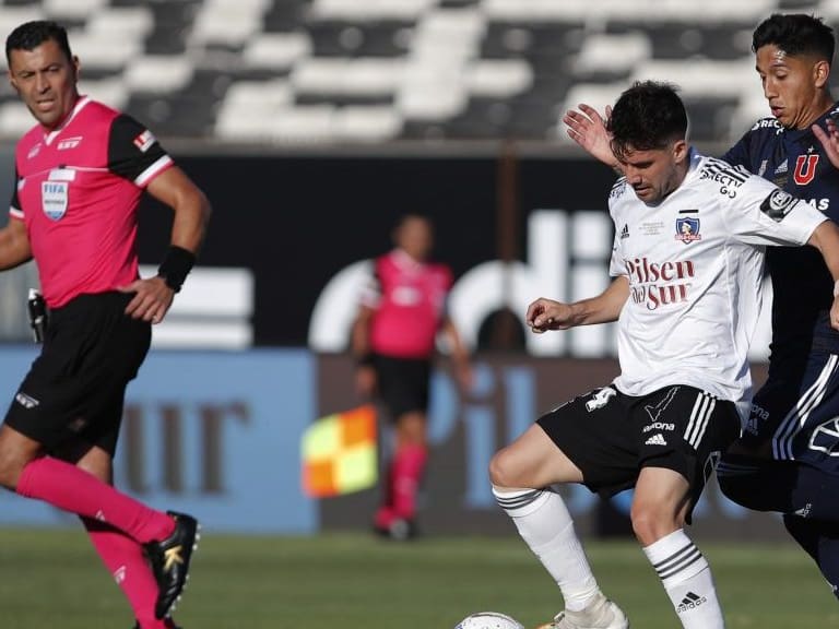 17 DE ENERO DE 2021/SANTIAGOCesar Fuentes (c), durante el partido valido por la fecha 31 del Campeonato Nacional AFP PlanVital 2020, entre Colo Colo y Universidad de Chile, disputado en el Estadio Monumental.
FOTO: FRANCISCO LONGA/AGENCIAUNO