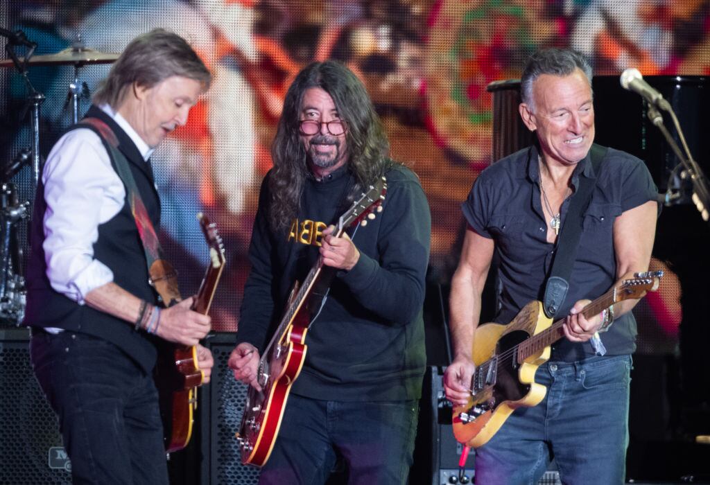 GLASTONBURY, ENGLAND - JUNE 25: Paul McCartney performs with Bruce Springsteen and Dave Grohl as he headlines the Pyramid Stage during day four of Glastonbury Festival at Worthy Farm, Pilton on June 25, 2022 in Glastonbury, England. (Photo by Samir Hussein/WireImage)