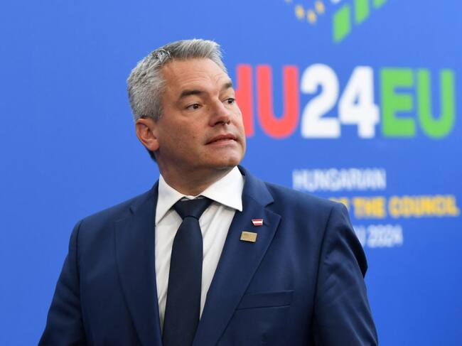 El canciller de Austria, Karl Nehammer, participa de una cita de la Unión Europea en la ciudad de Budapest en Hungría