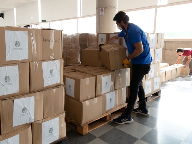 Contraloría ordena sumario a Municipalidad de Valparaíso por la no entrega de más de 2 mil cajas de alimento