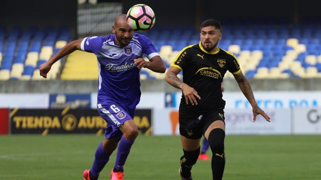 30 DE ENERO DE 2021/CONCEPCION, durante el partido valido por el Campeonato de Segunda Division 2020, entre Fernandez Vial vs Deportes Concepcion, disputado en el Estadio Ester Roa Rebolledo.
FOTO: FELIPE VENEGAS/AGENCIAUNO