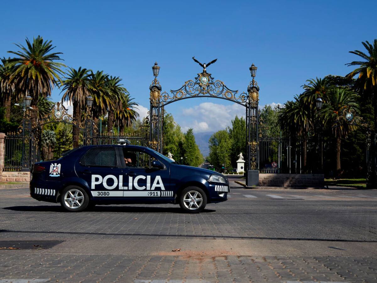 Detienen en Argentina a hincha de Colo Colo tras ser acusado de abuso sexual contra una mujer en Mendoza