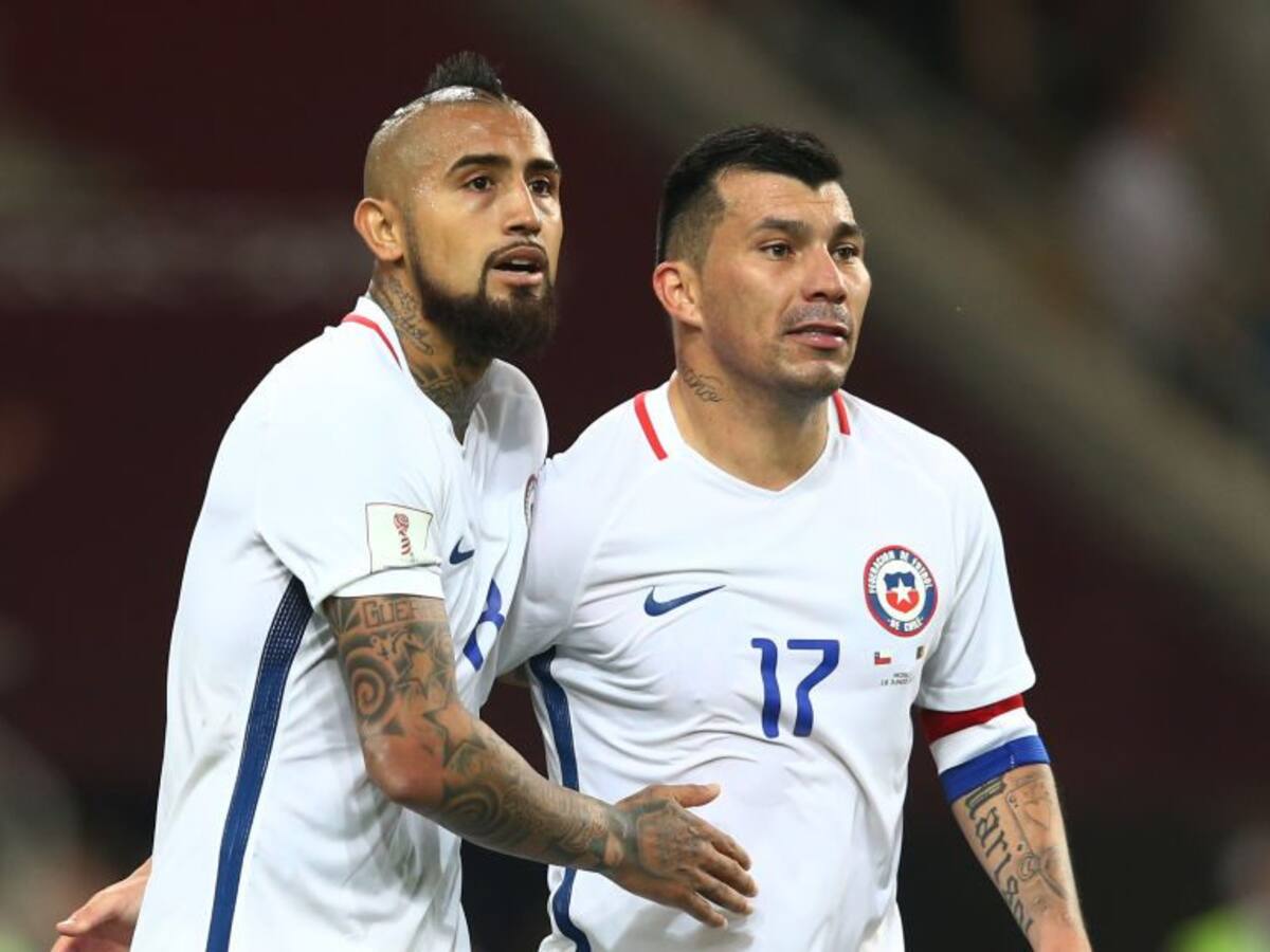 «Terrible dupla, mi King»: Gary Medel y Arturo Vidal concluyen primer ciclo de estudios para ser DT con destacada calificación