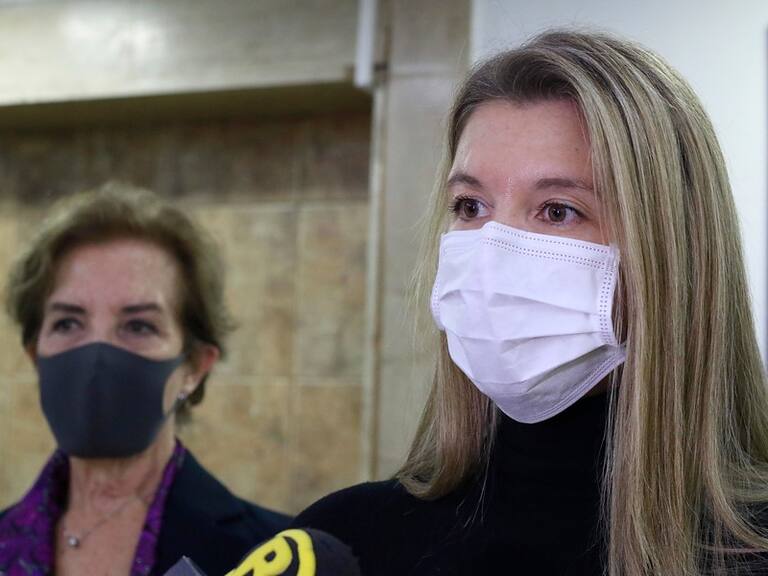 Diputada Marcela Sabat confirmó que arrojó positivo en examen PCR de Covid-19