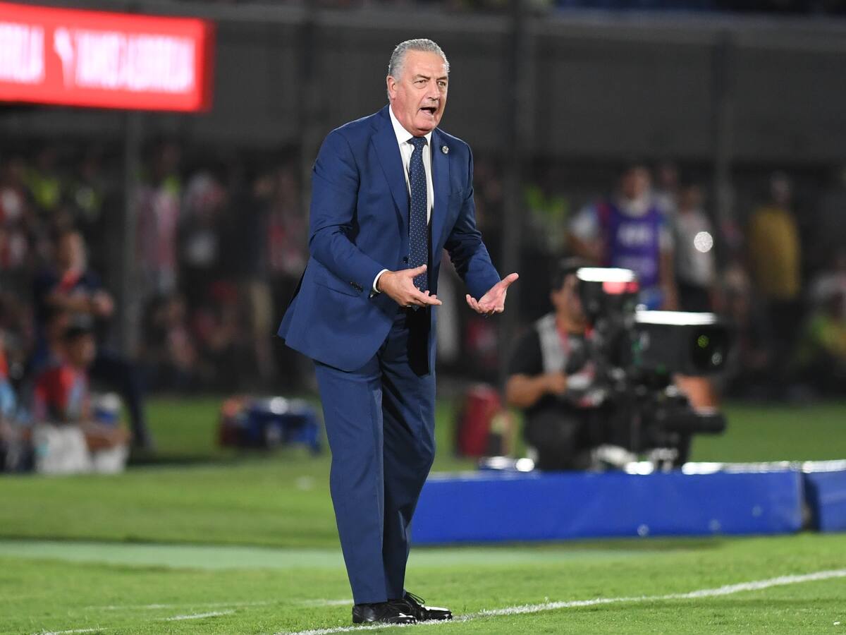 “Paraguay está con un pie afuera de la Copa del Mundo”: el particular análisis de Gustavo Alfaro tras vencer a Chile por Eliminatorias