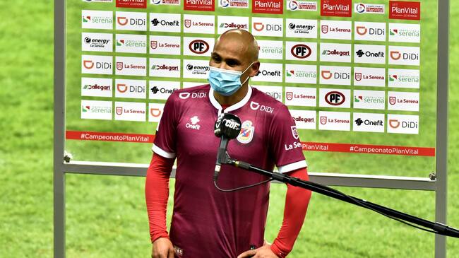 Chupete Suazo se emocionó al recordar a su familia tras marcar gol 101 en el fútbol profesional