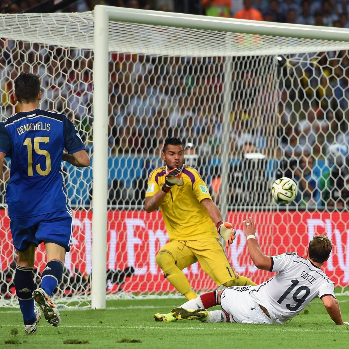Ex Manchester United, Boca Juniors y finalista de Copa del Mundo fue ofrecido para la portería de Colo Colo