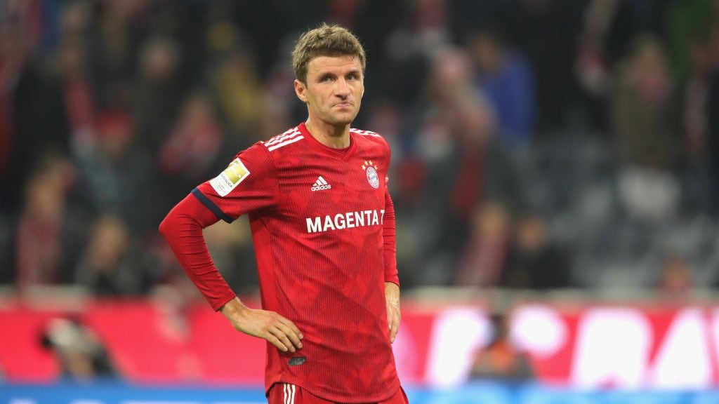 MUNICH, GERMANY - NOVEMBER 03:  Thomas Mueller of Bayern Muenchen looks dejected  after the Bundesliga match between FC Bayern Muenchen and Sport-Club Freiburg at Allianz Arena on November 3, 2018 in Munich, Germany.  (Photo by Alexander Hassenstein/Bongarts/Getty Images)