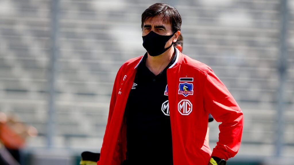 10 de Noviembre del 2020/SANTIAGOEl Director Tecnico de Colo Colo Gustavo Quinteros ,durante el partido valido por la Duodecima fecha del Campeonato Nacional AFP PlanVital 2020, entre Colo Colo vs Deportes Antofagasta, disputado en el Estadio Monumental
FOTO:FRANCISCO LONGA/AGENCIAUNO