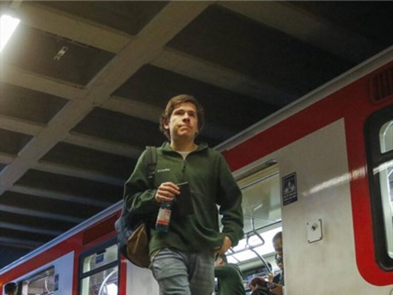 Manifestación provocó suspensión temporal del servicio en Metro Pedro de Valdivia