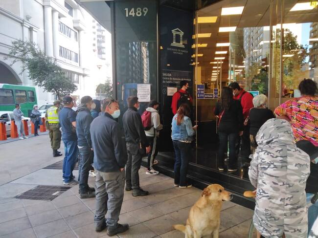 Largas filas en tribunales de familia