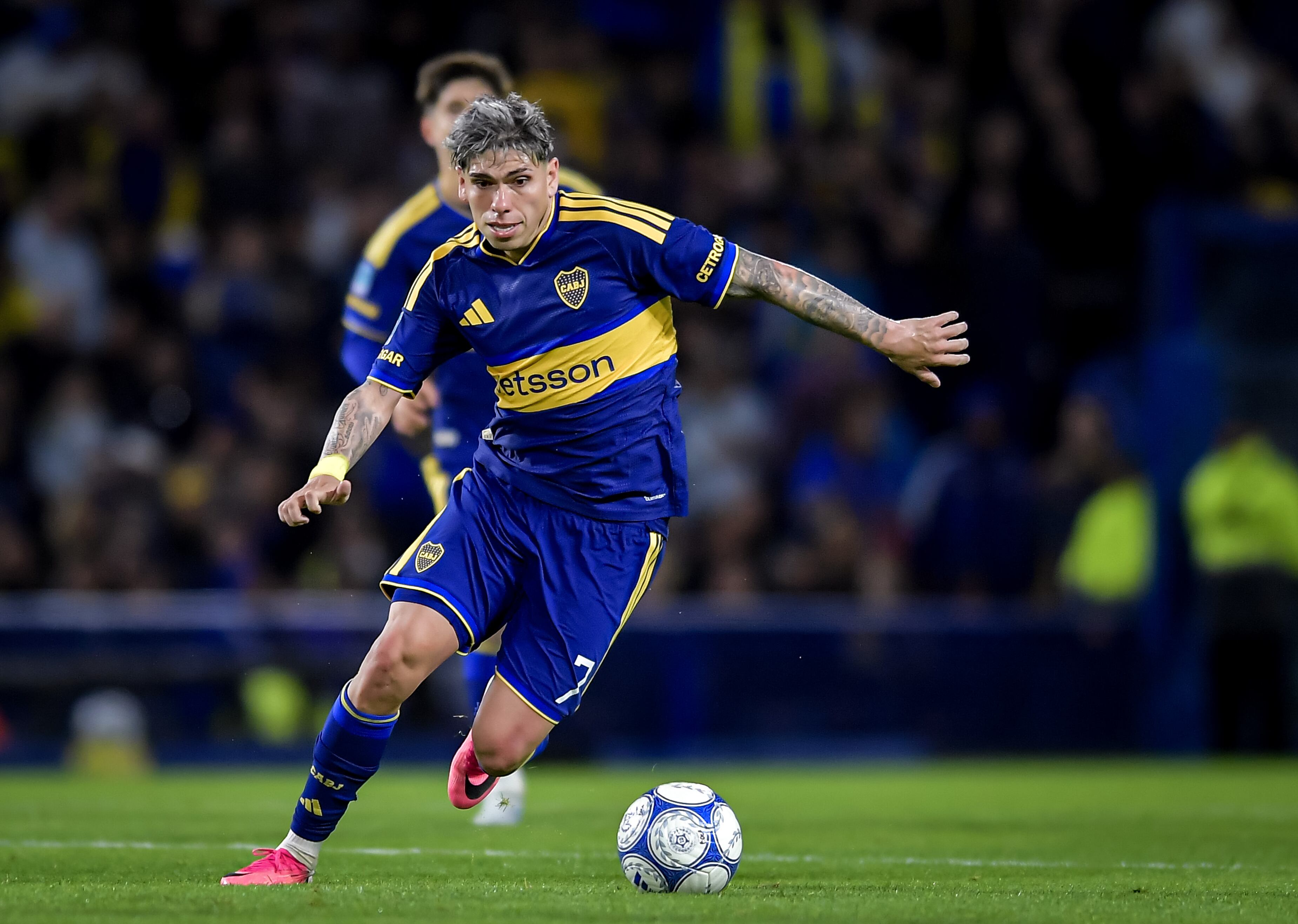 Carlos Palacios ingresó en momento clave y Boca terminó goleando para estirar su invicto de 16 partidos