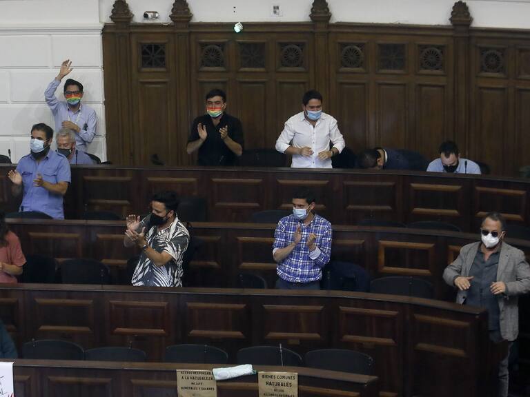 31 de Marzo de 2022/SANTIAGOLos convencionales, al termino la Sesin N¡77 Pleno de la convencin Constituyente, que se realiza en el ex congreso Nacional.
FOTO:CRISTOBAL ESCOBAR/AGENCIAUNO