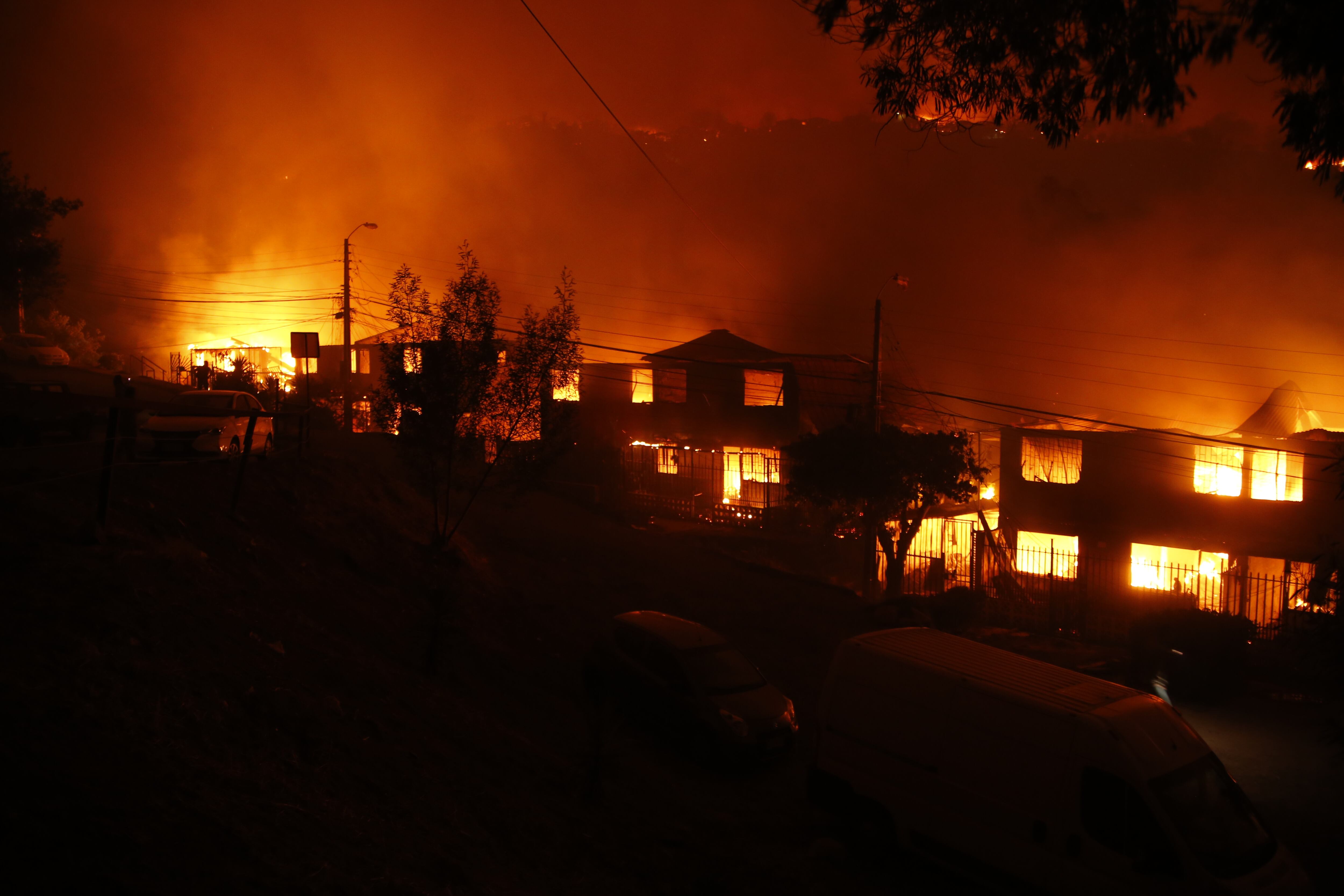31 DE ENERO DE 2024 / VIÑA DEL MAR
Incendio canal beagle donde piden evacuar
FOTO: NMANUEL REYES / AGENCIAUNO