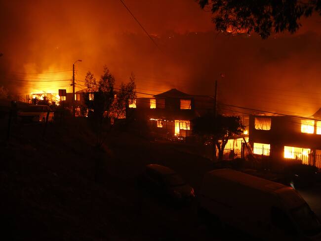 31 DE ENERO DE 2024 / VIÑA DEL MAR
Incendio canal beagle donde piden evacuar
FOTO: NMANUEL REYES / AGENCIAUNO
