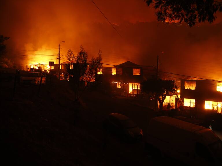 31 DE ENERO DE 2024 / VIÑA DEL MAR
Incendio canal beagle donde piden evacuar
FOTO: NMANUEL REYES / AGENCIAUNO