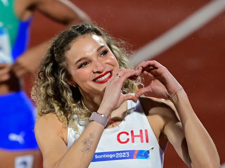 Chile's Martina Weil gestures befoer competing in the women's 400m final of the Pan American Games Santiago 2023 at the National Stadium in Santiago, on November 1st, 2023. (Photo by François-Xavier MARIT / AFP) (Photo by FRANCOIS-XAVIER MARIT/AFP via Getty Images)