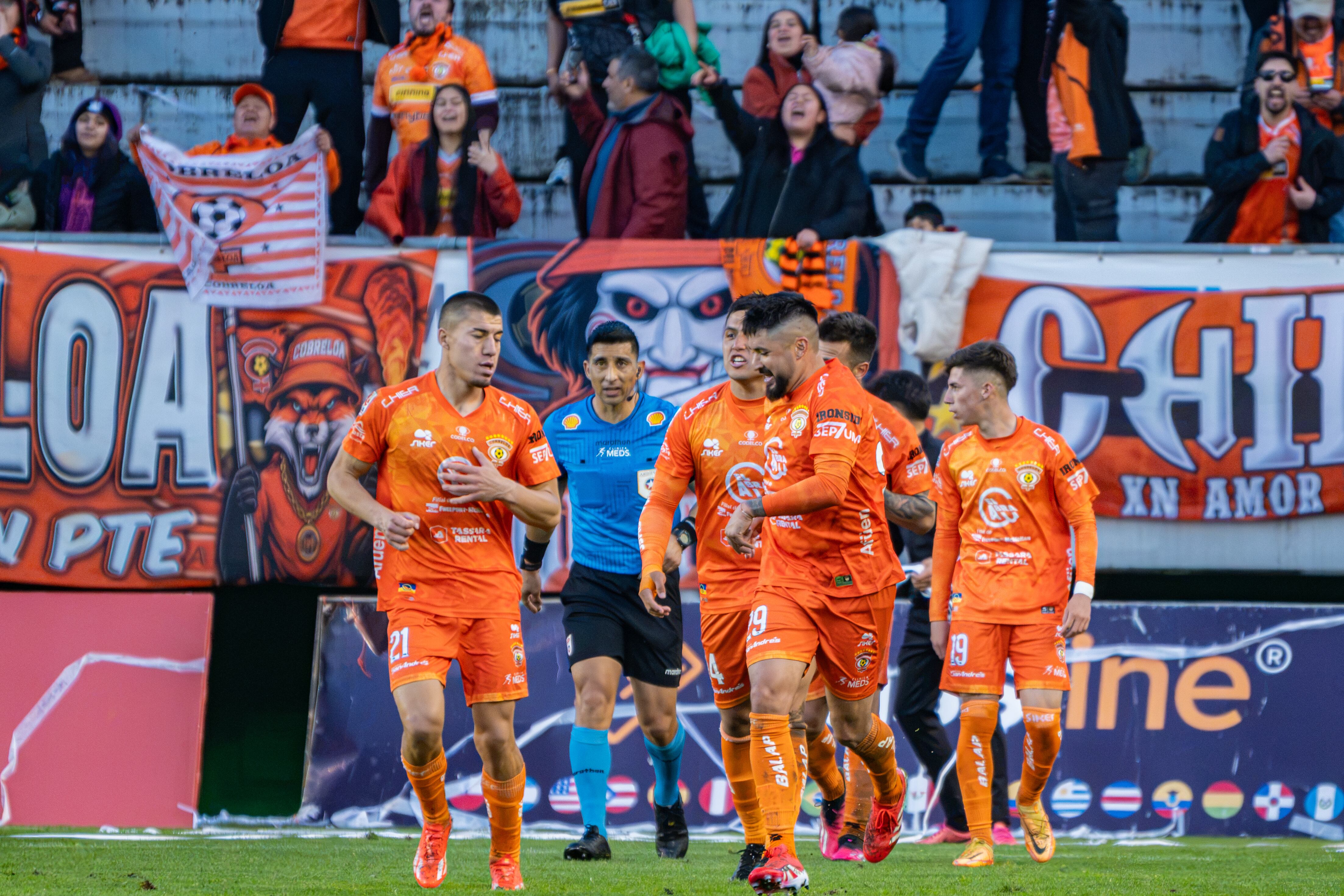 Una victoria de ascenso: Cobreloa gana en la agonía para consolidarse como líder absoluto de la Primera B