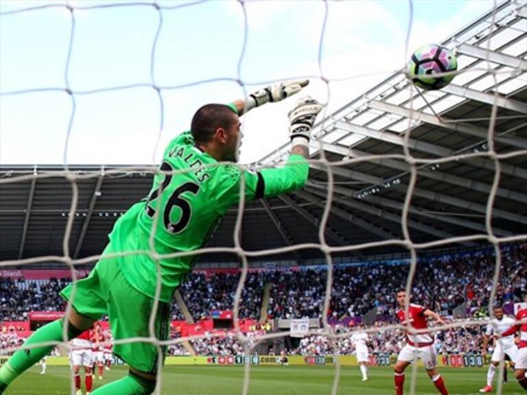 Víctor Valdés se retira del fútbol profesional