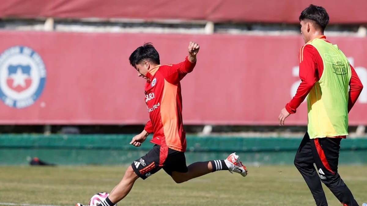 Colo Colo lo dejó ir gratis y ahora sorprende en el fútbol inglés: “Messi y Alexis son mis referentes; quiero llegar a la élite”