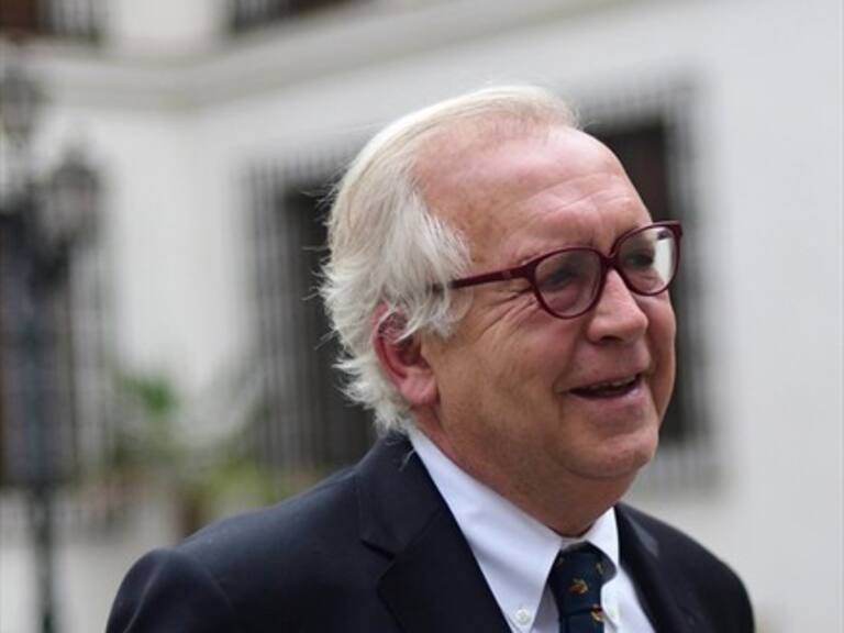 Jorge Burgos renunció a la defensa de Emilio Santelices en acusación constitucional