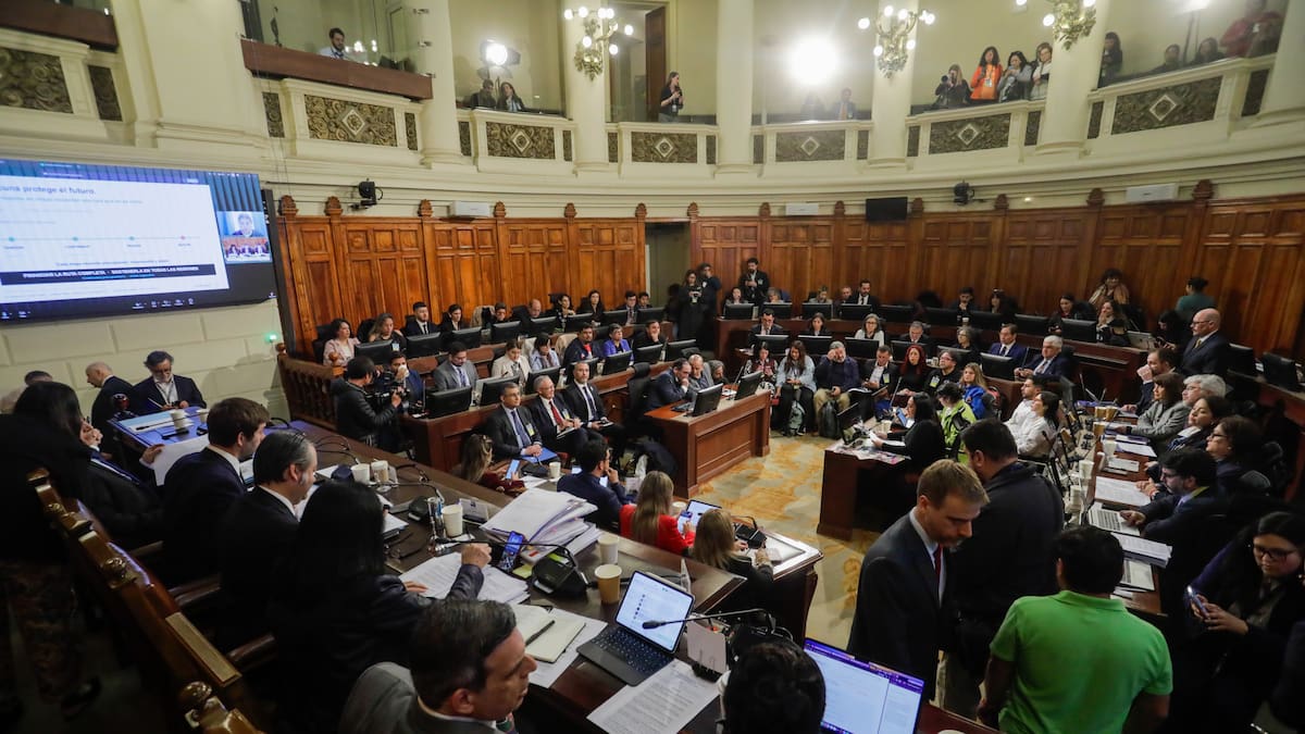 Comisión Mixta aprueba que Senado y Cámara sesionen en Santiago ante emergencias que impidan el trabajo en Valparaíso