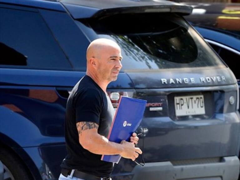 Jorge Sampaoli se contacta con la ANFP para devolver un millón de dólares.