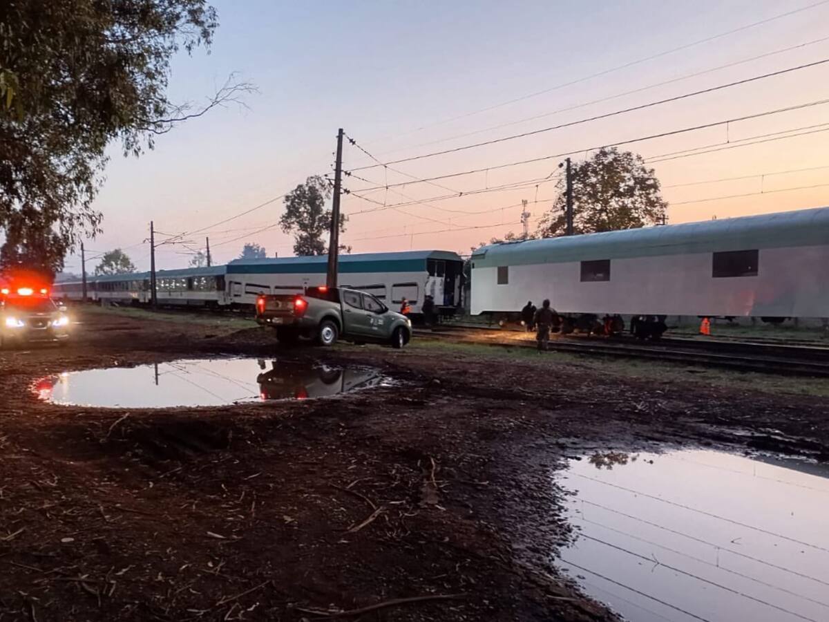 Tren Santiago-Temuco se descarrila durante viaje inaugural en La Araucanía