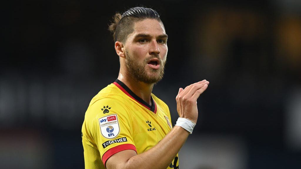 Francisco Sierralta se consolida en la formación titular del Watford