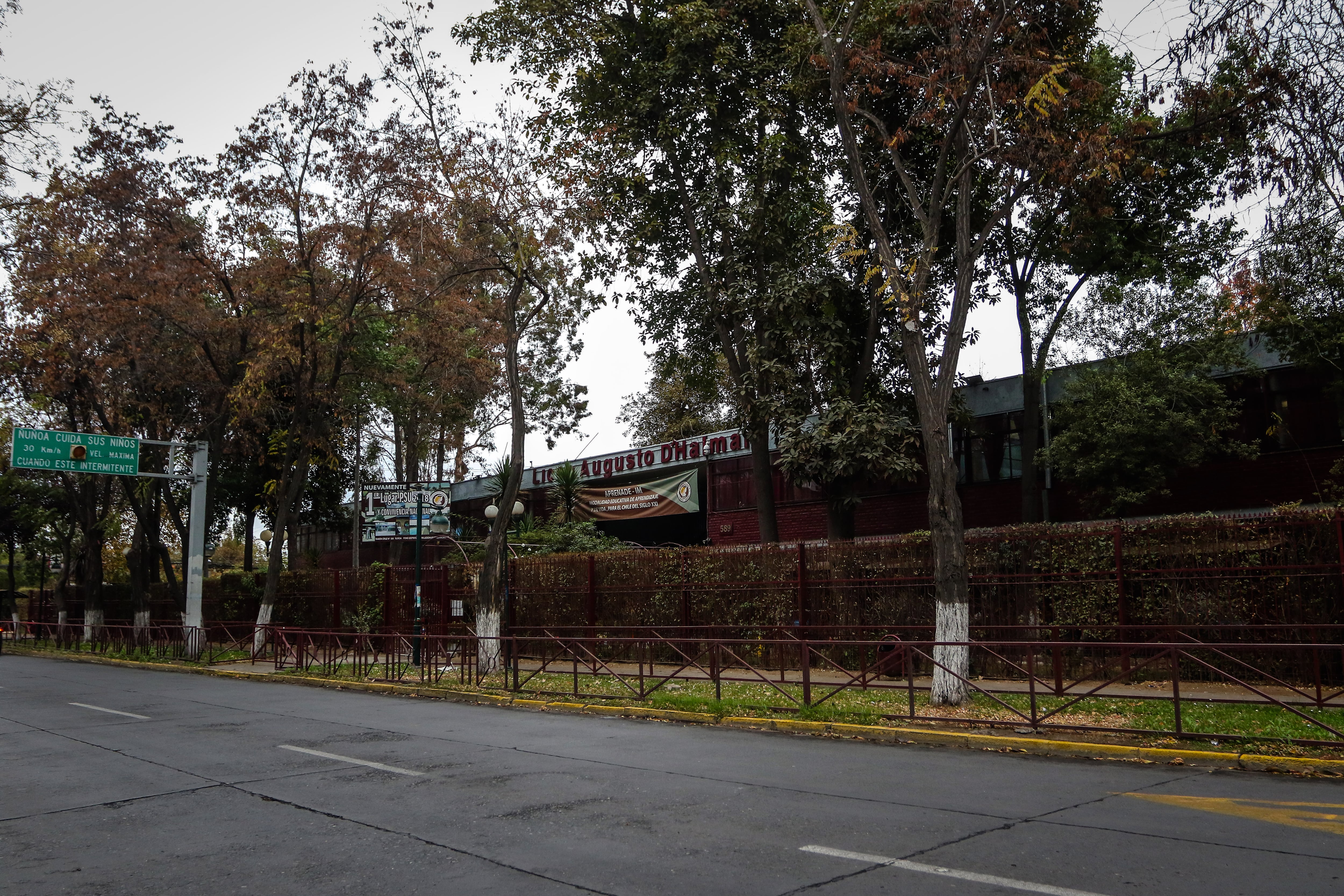 Imagen de archivo del Liceo Augusto D’Halmar de Ñuñoa | Agencia UNO