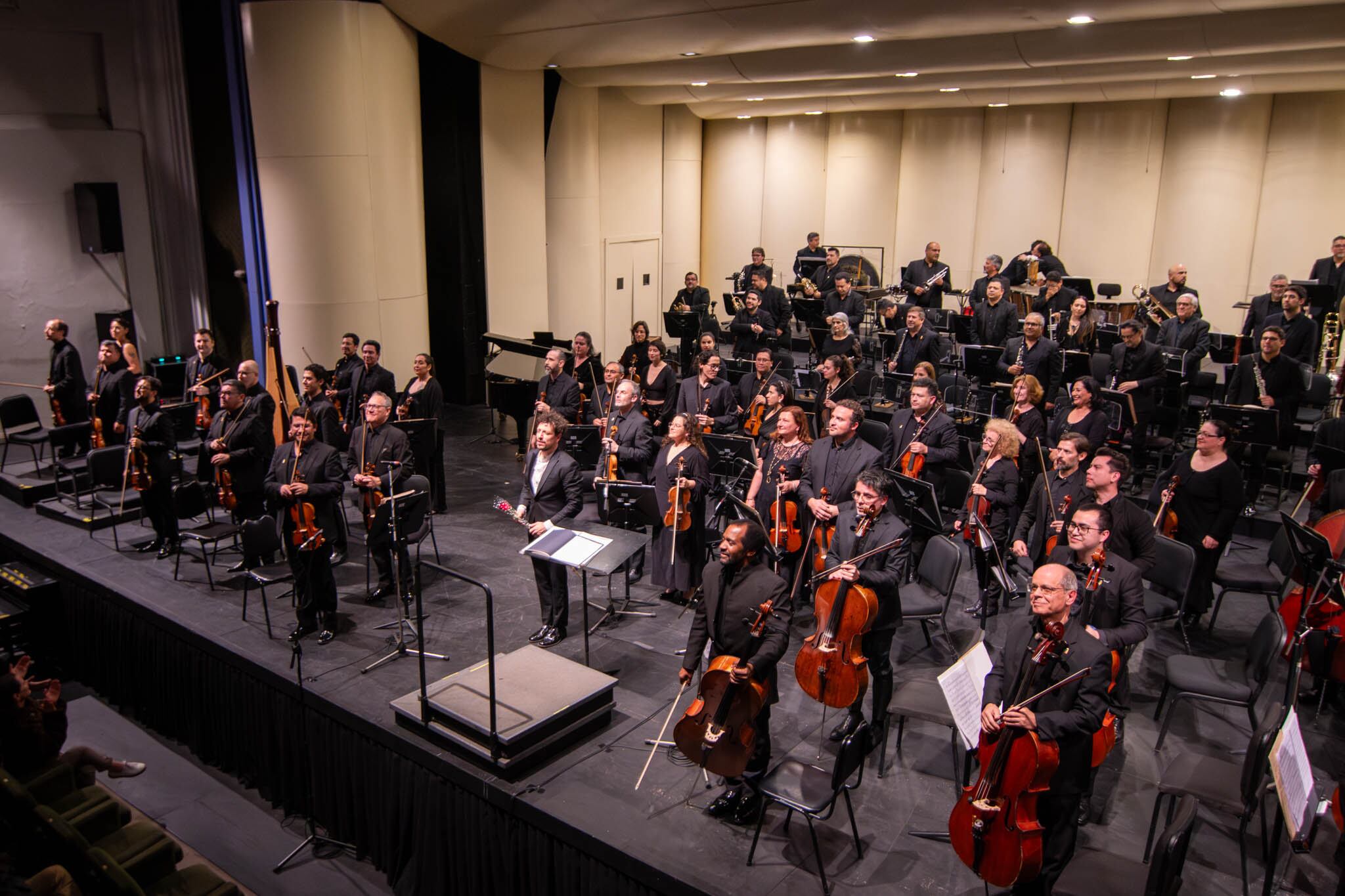 Sinfónica Nacional se despidió del Teatro U. de Chile con emocionante concierto