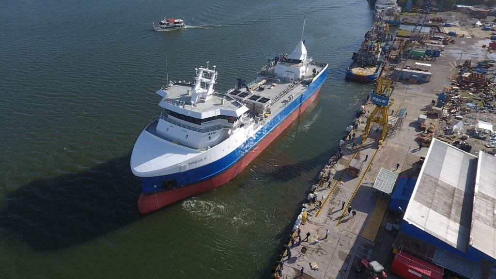 barco carga peces - patagon xi