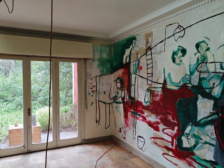 “La casa”: despiden casona que será demolida con exposición llena de arte en Las Condes