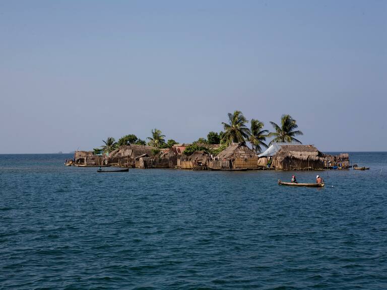Embarcación con 19 migrantes naufraga y se hunde en costas de Panamá: aún no encuentran a los damnificados