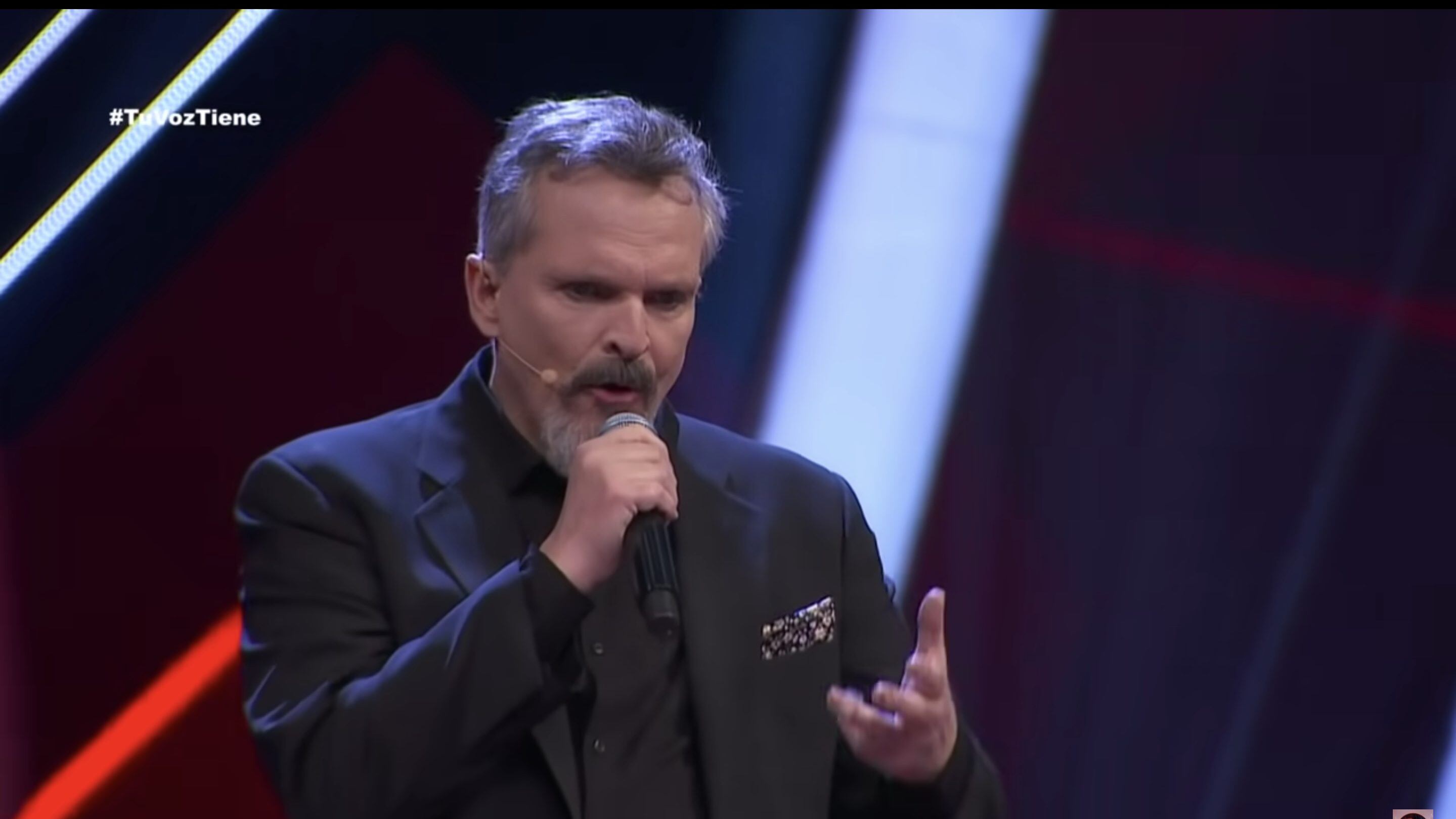 Miguel Bosé tuvo dificultades para cantar "Te Amaré" y su voz preocupa a los fans