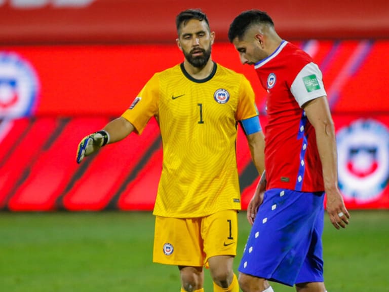 El dolor de Guillermo Maripán tras protagonizar dos penales en los empates de la Roja ante Argentina y Bolivia