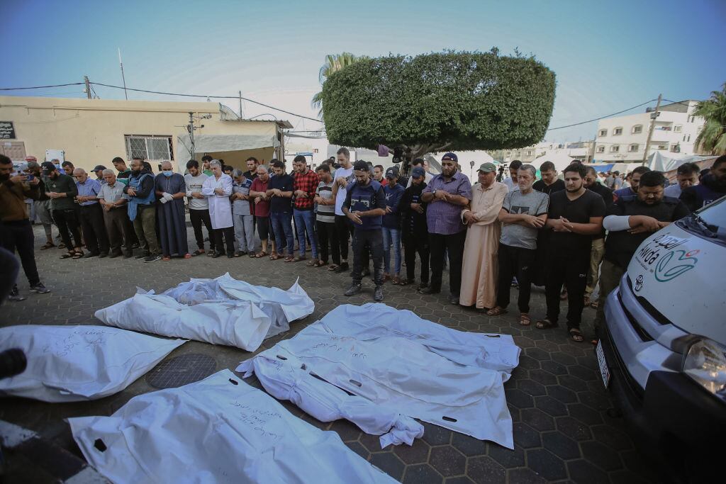 Palestinos despiden a víctimas de bombardeos de Israel contra Gaza