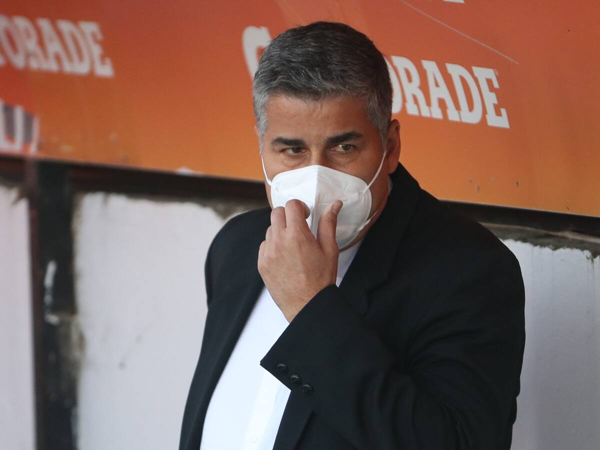 Santiago Escobar y la caída de la U ante la UC: «Soy capaz de seguir luchando, sé que es un momento muy difícil»