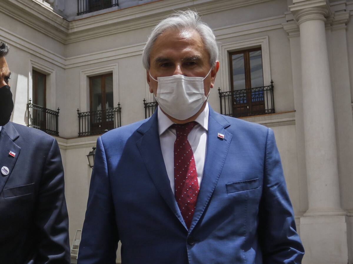 Segundo retiro de fondos de las AFP: Senador Moreira anunció que aprobará proyecto del gobierno y se va a abstener en el de los diputados